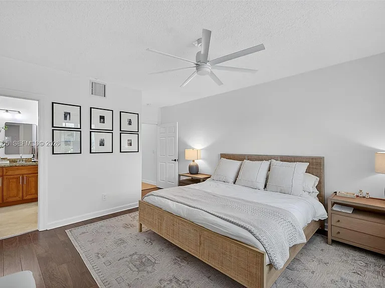 1214 W Las Olas Blvd — Photo 32