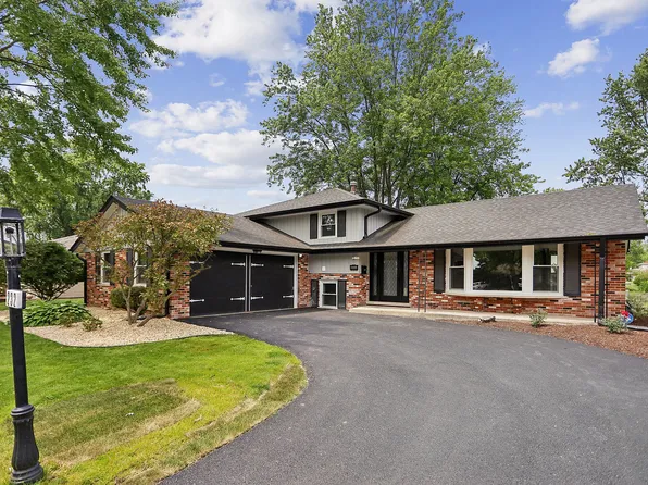 232 S Walnut St, Glenwood, IL 60425