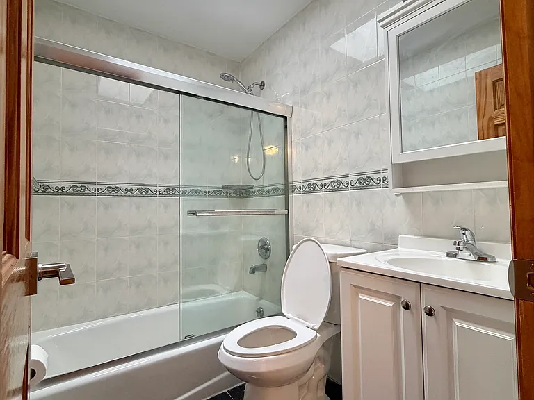 4112 158th St #3 — Photo 7