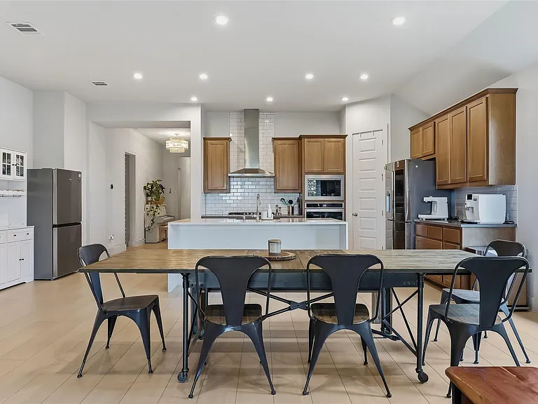 8407 Prairie Rye Dr — Photo 17