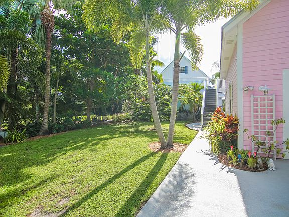 5th image of 3829 SW Saint Lucie Shores Dr