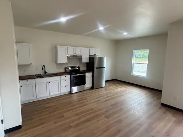 231 Walnut Hill Ln, Cotter, AR 72626