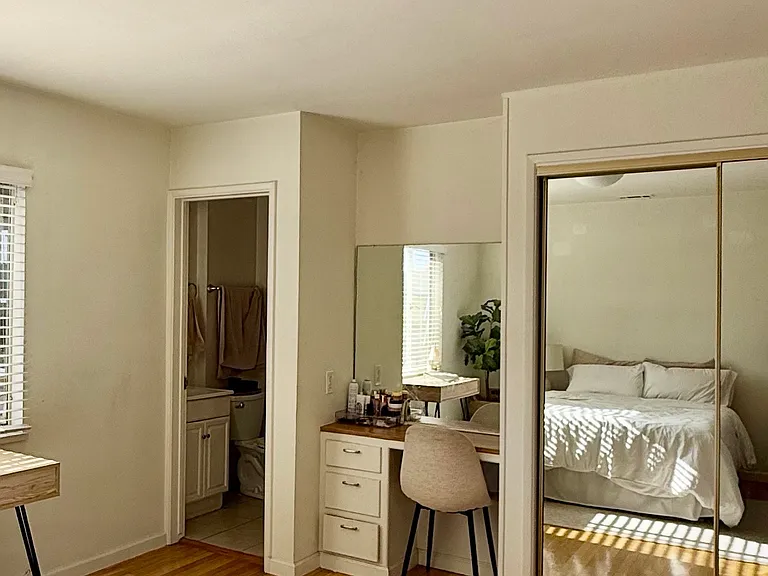 204 Termino Ave #B — Photo 2