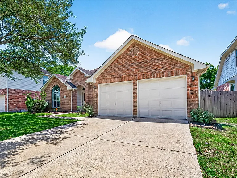 13815 Daehne Dr — Photo 2