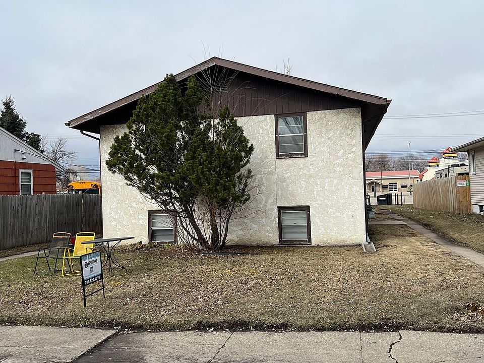 1st image of 910 S 12th St #4