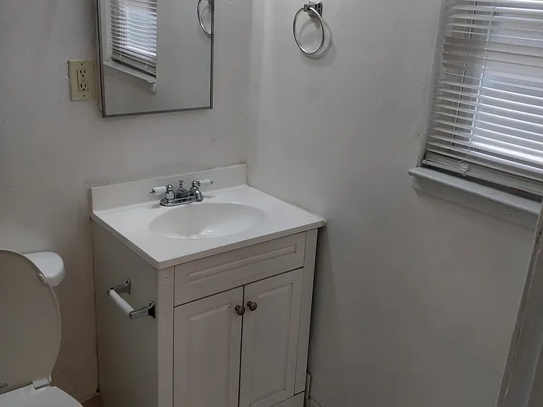 6114 Shattuck Ave #3 — Photo 8