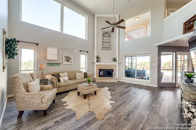 4 bed, 2.5 bath, 3085 sqft, $3,750 — Photo 4