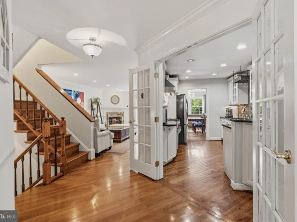 6313 Manchester Way, Alexandria, VA 22304