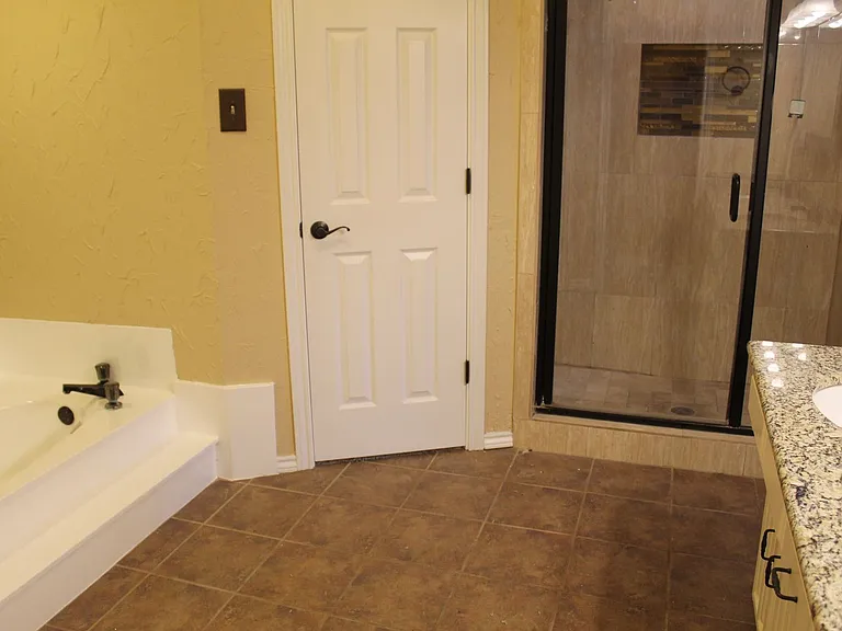 4037 Leon Dr — Photo 12
