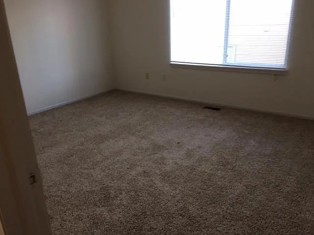 3 bed, 2.0 bath, 1706 sqft, $2,695 — Photo 3