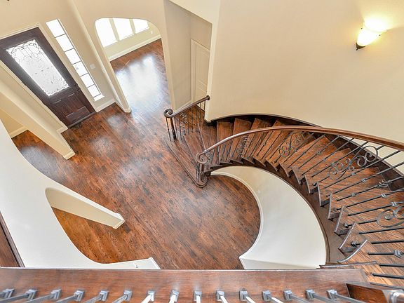5th image of 601 Norwood Ct