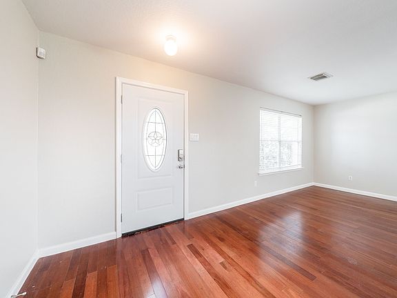 3rd image of 3806 Tammony Park Ln