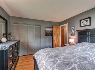 11 Holly Ln, Liverpool, NY