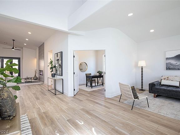 4th image of 1174 Mirage Lake St