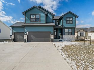 1325 NW Yorktown Dr, Waukee, IA 50263