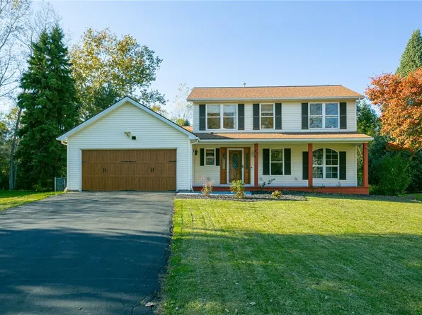 634 Cardile Dr, Webster, NY 14580