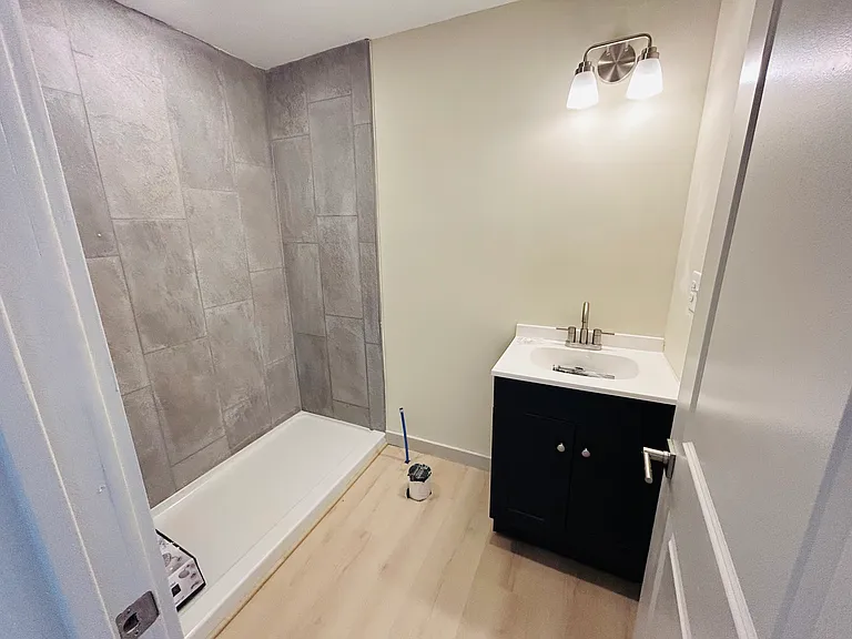 50 King St #3 — Photo 13