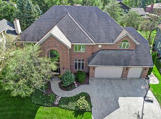 8709 Lake Ridge Dr, Darien, IL 60561