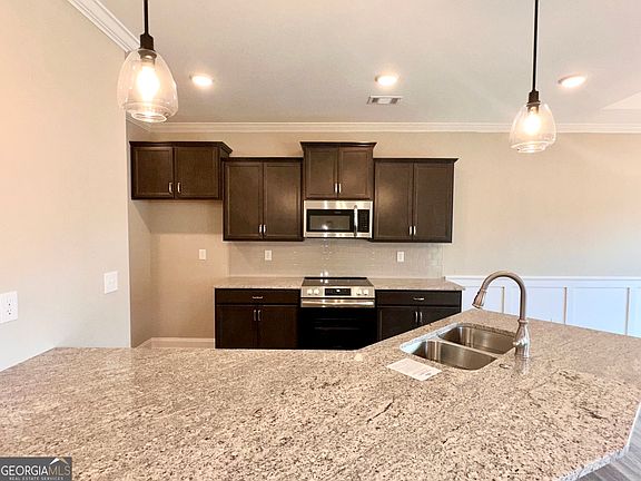 5th image of 904 Nora Eloise Dr