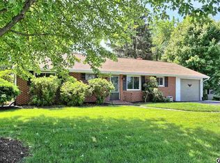 204 Hilltop Rd, Boiling Springs, PA 17007