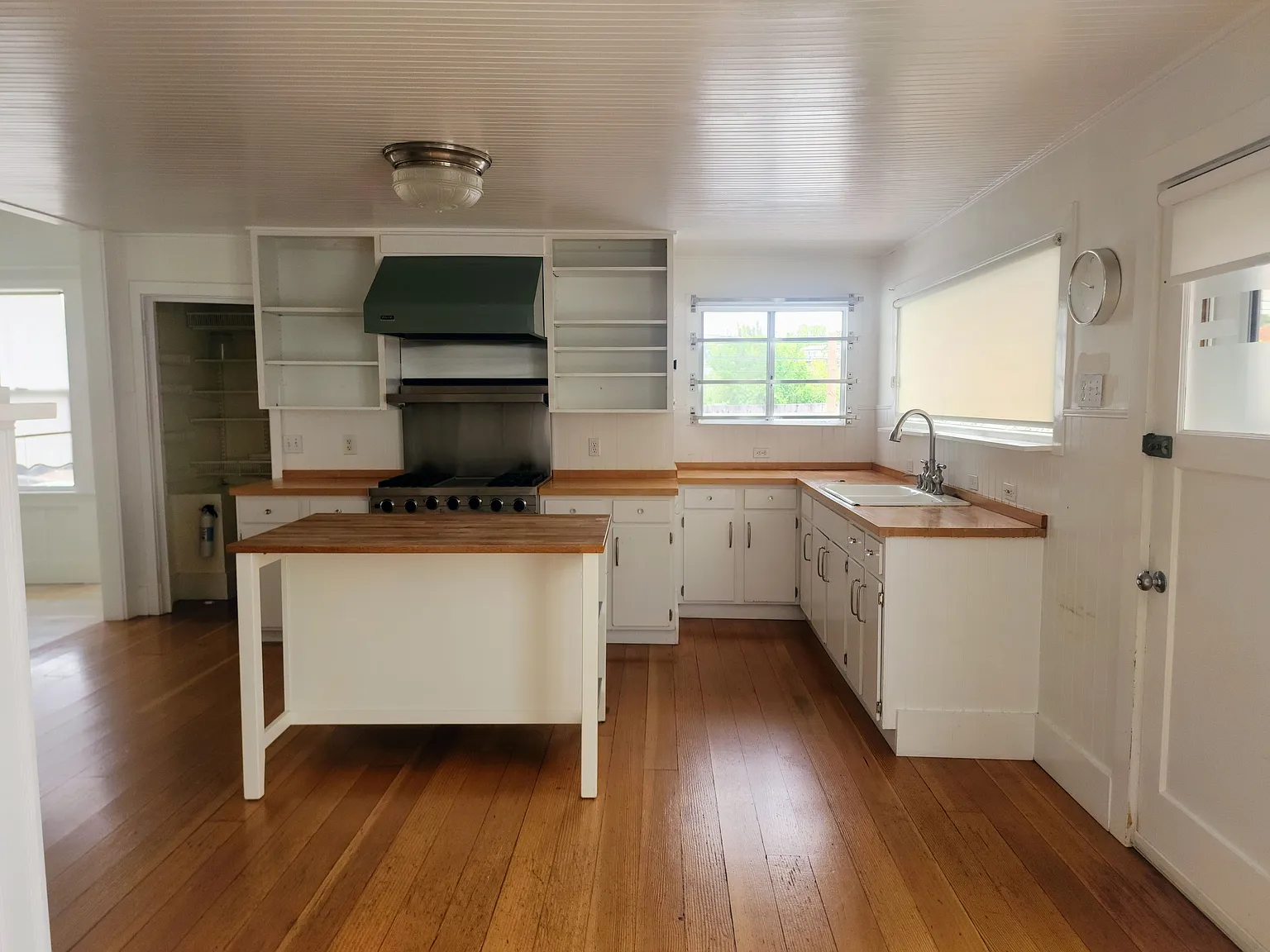 3 bed, 1807 sqft, $3,800 — Photo 4