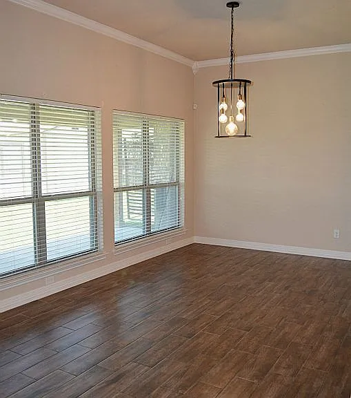 7609 Zircon Dr — Photo 8