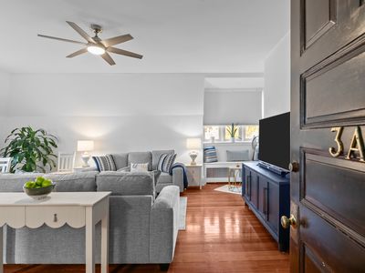 434 Bellevue Ave APT 3A, Newport, RI, 02840