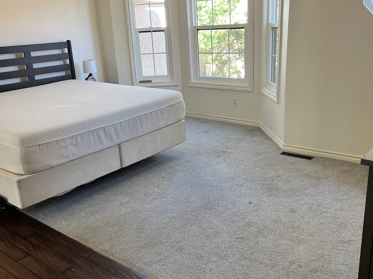 2 bed, 2.5 bath, 2288 sqft, $2,000 — Photo 2