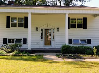 5 Oakwood Dr, Wilkes Barre, PA 18702