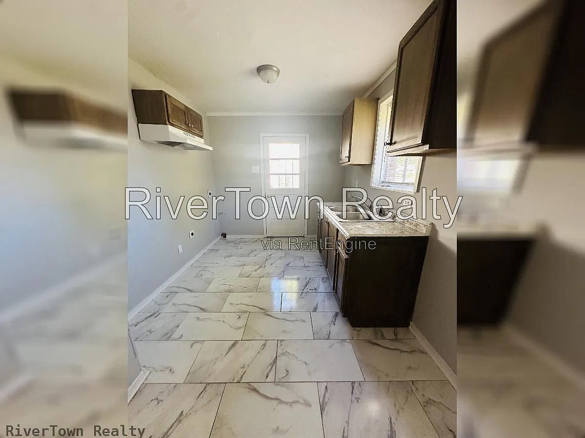 2 bed, 1.0 bath, 797 sqft, $950 — Photo 2