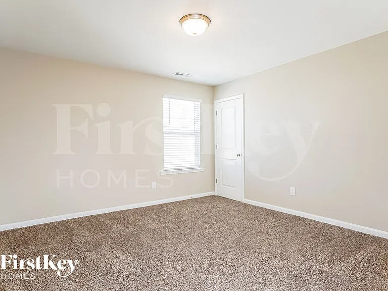 355 Streamliner Blvd — Photo 17