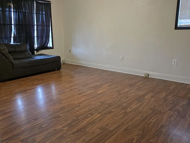 7020 Boston Dr — Photo 4