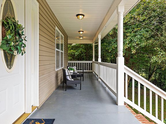 5th image of 24 Highland Dr
