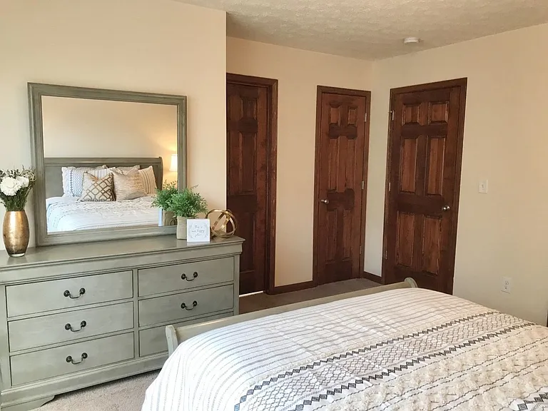 Eagle View Luxury Apartments — Photo 219