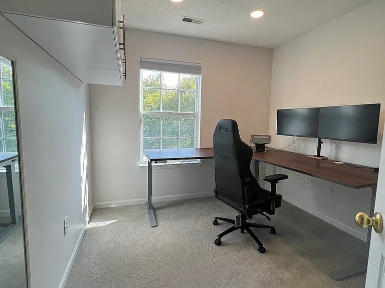 3rd floor bedroom. Ignore the desk & chair.