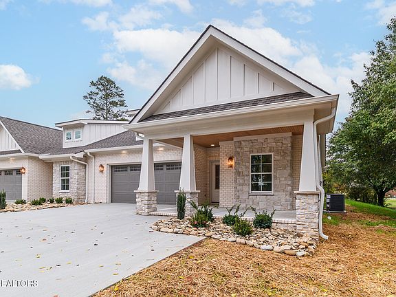 4th image of 111 Alpine Dr