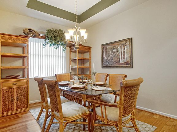 4th image of 861 NW Red Pine Way