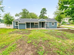 28 Lakeview Dr, East Wareham, MA 02538