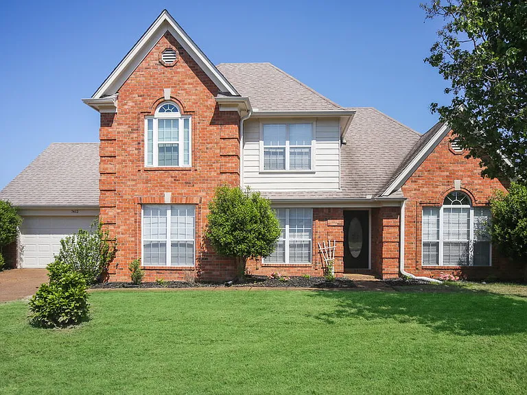 7412 English Ivy W — Photo 1