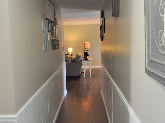 5th image of 1358 Radcliffe Dr