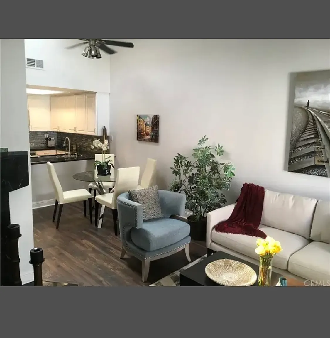 2 bed, 915 sqft, $1,400 — Photo 2