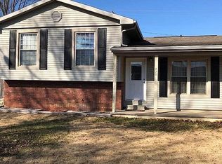 536 E North St, Boonville, IN 47601