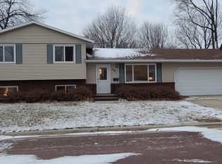 201 3rd St E, Tracy, MN 56175