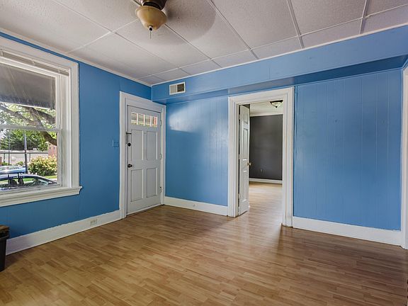 4th image of 310 Burley Ave