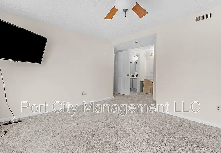 8030 Abbey Ct #H — Photo 15