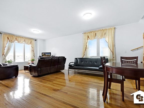 3rd image of 79 Boundary Ave