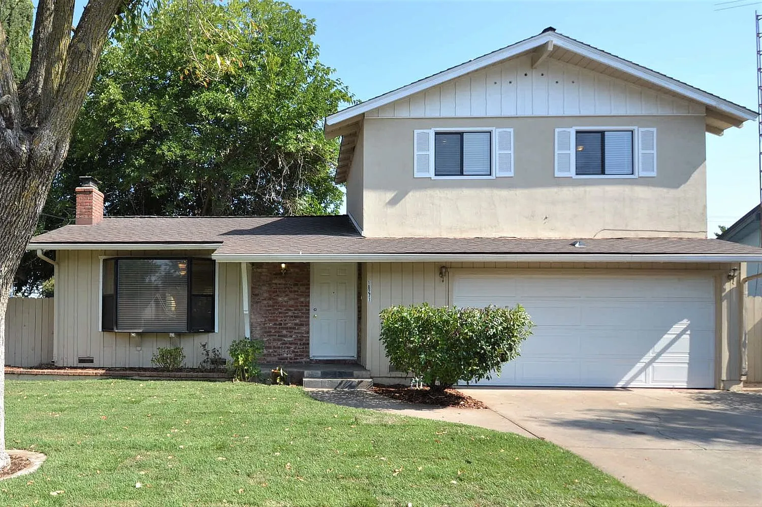 10271 Croydon Way photo 1
