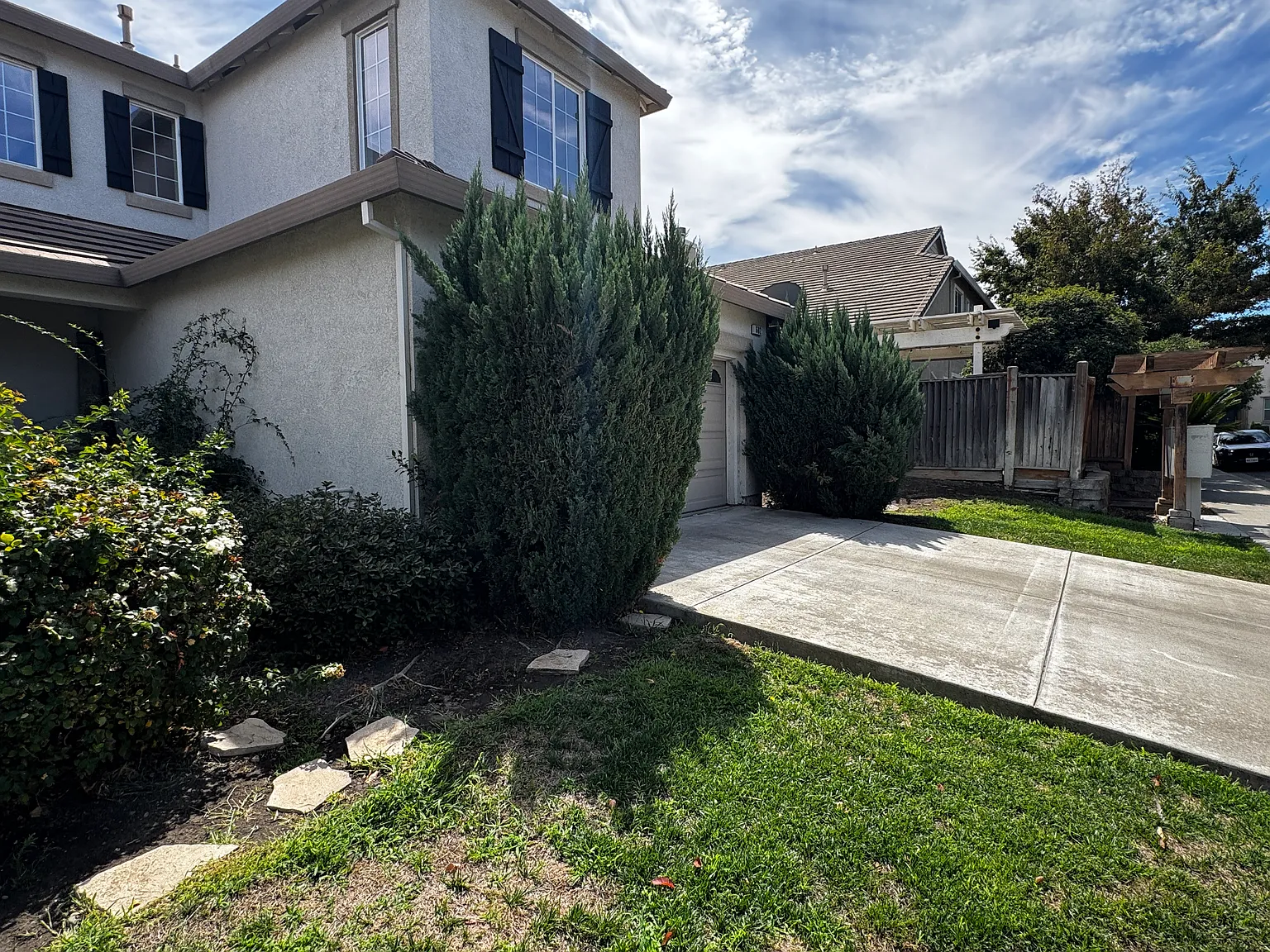6 bed, 4.5 bath, 3150 sqft, $5,000 — Photo 1