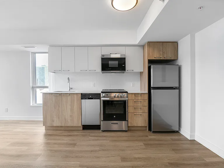 19 Robinson Ave — Photo 24