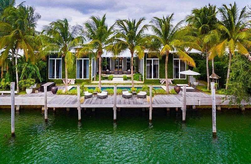 Unique State-Of-The-Art Waterfront residence in Key Biscayne